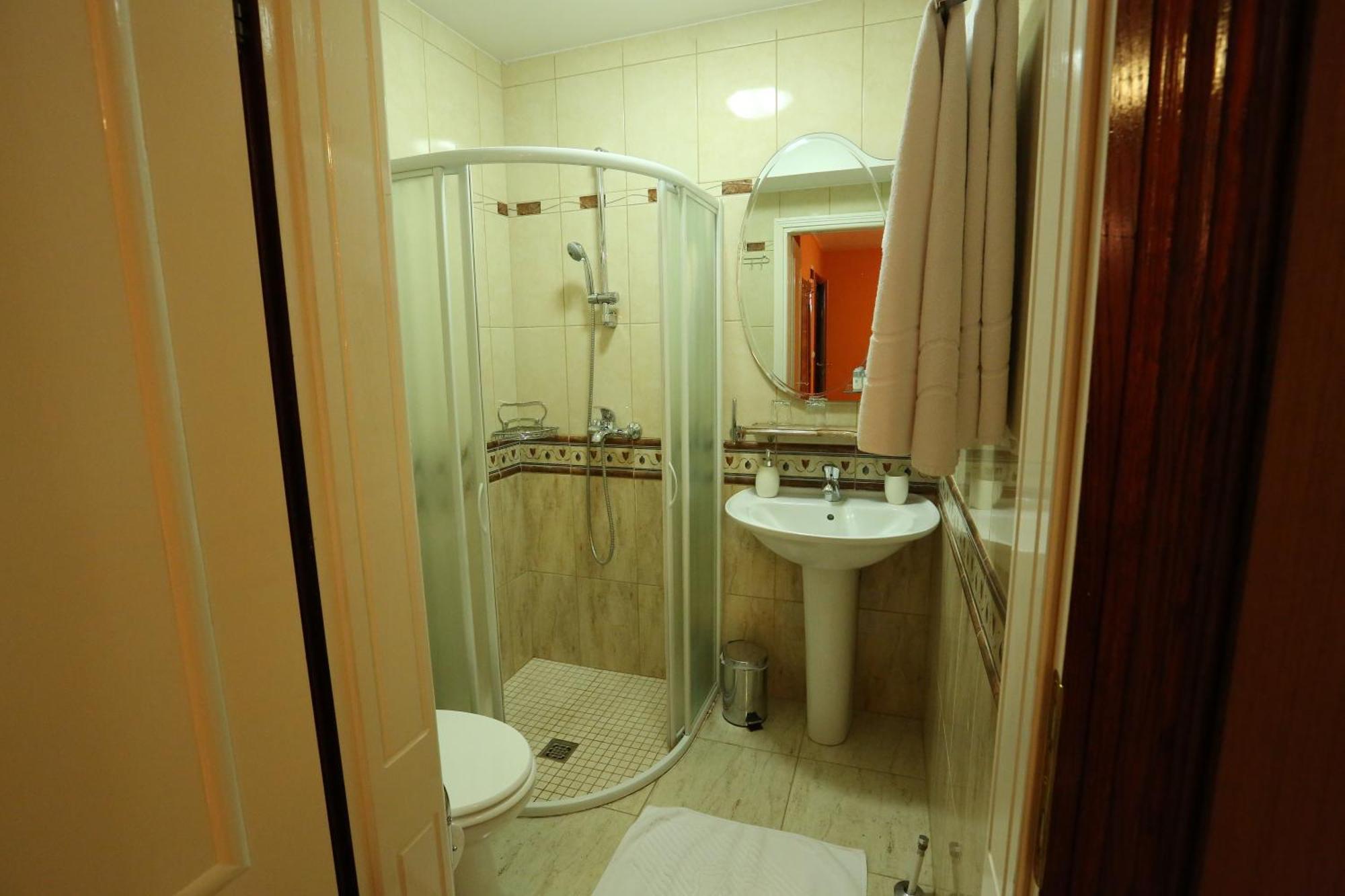 Apartments & Rooms Vienna Osijek Quarto foto